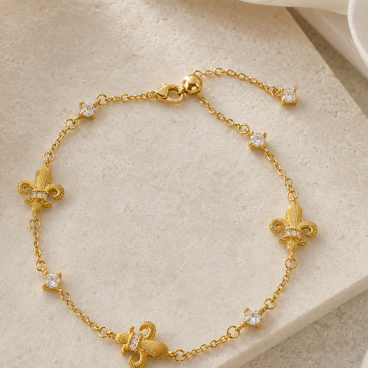 Floral Chain Bracelet — Gold Tone