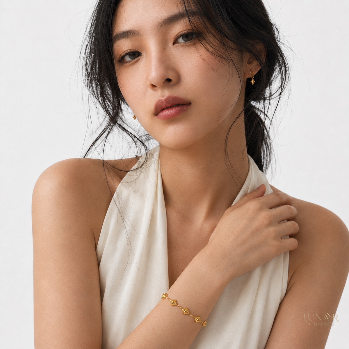 Conch Shell Bracelet — Gold Tone